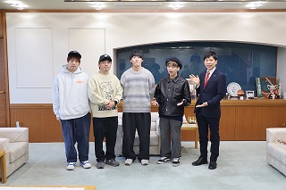 04 Limited Sazabysが市長を表敬訪問しました。