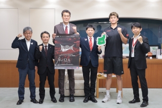 三遠ネオフェニックスが2026-27シーズンに向け市長を訪問しました