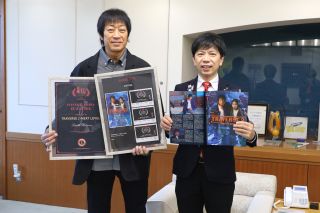 空手家で、映画の主演を務めた田部井淳さんが、市長を表敬訪問しました