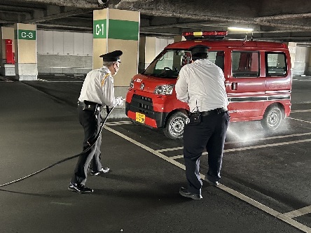 バロー職員による初期消火の状況