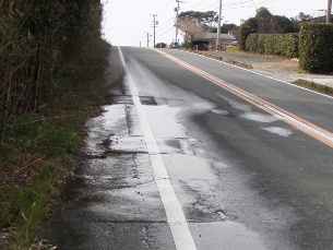 道路上での漏水