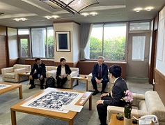 表敬時の写真