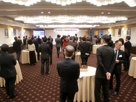 会のようす